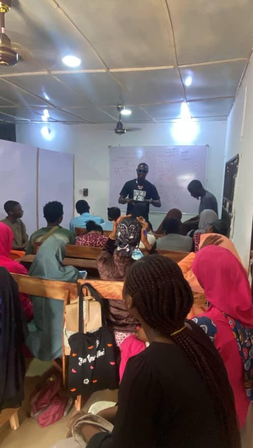 MMCAAT facilitator engaging students in an in-house learning session